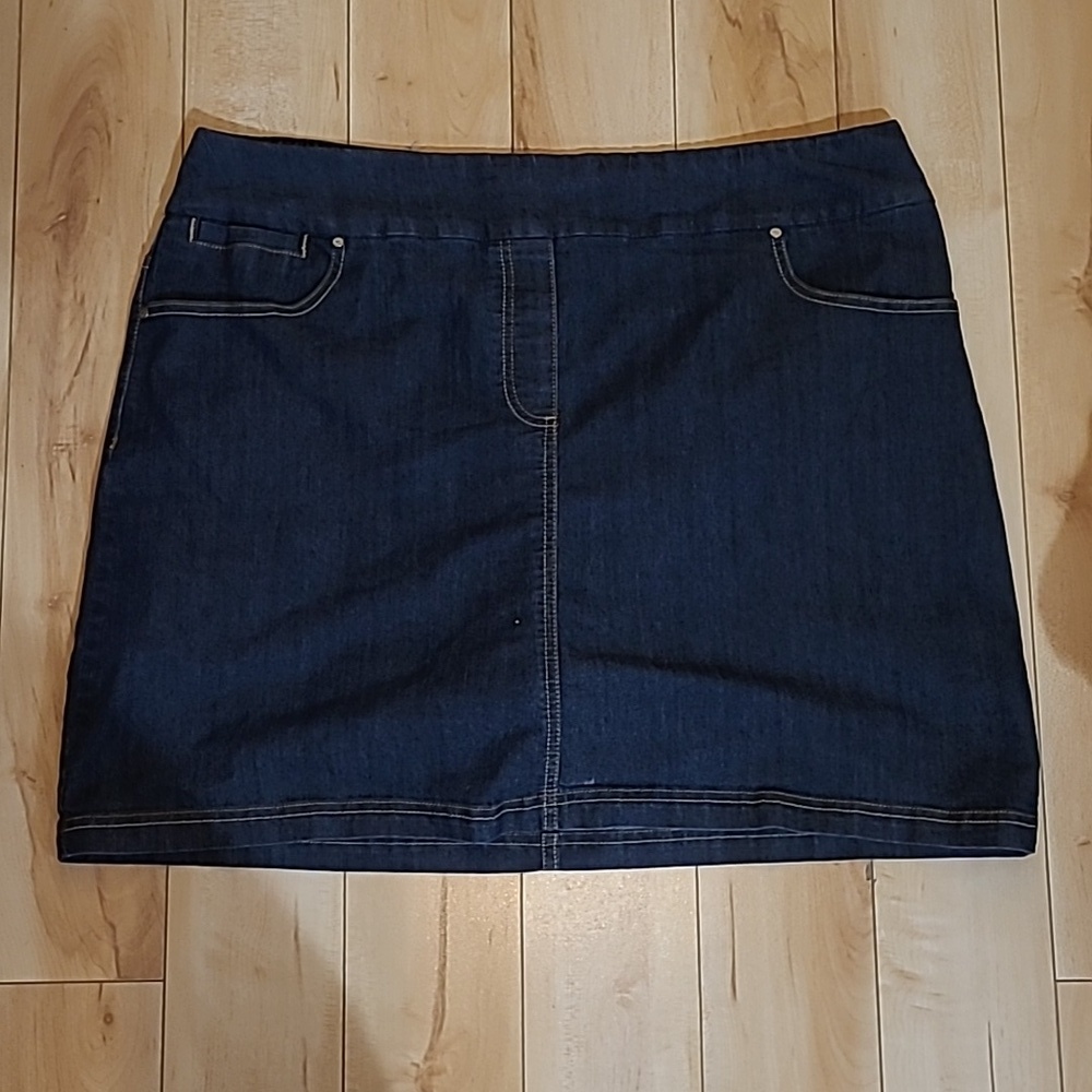 Women's size 17 jeans skirt with built in shorts